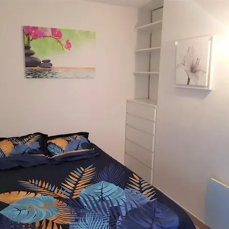 Apartment T2 Bord De Mer, Proche Commerces, Mer Et Marina