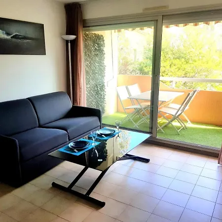 Apartment T2 Bord De Mer, Proche Commerces, Mer Et Marina *
