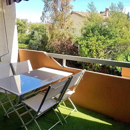 Apartment T2 Bord De Mer, Proche Commerces, Mer Et Marina