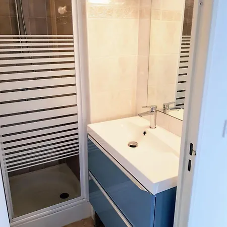 Apartment T2 Bord De Mer, Proche Commerces, Mer Et Marina *